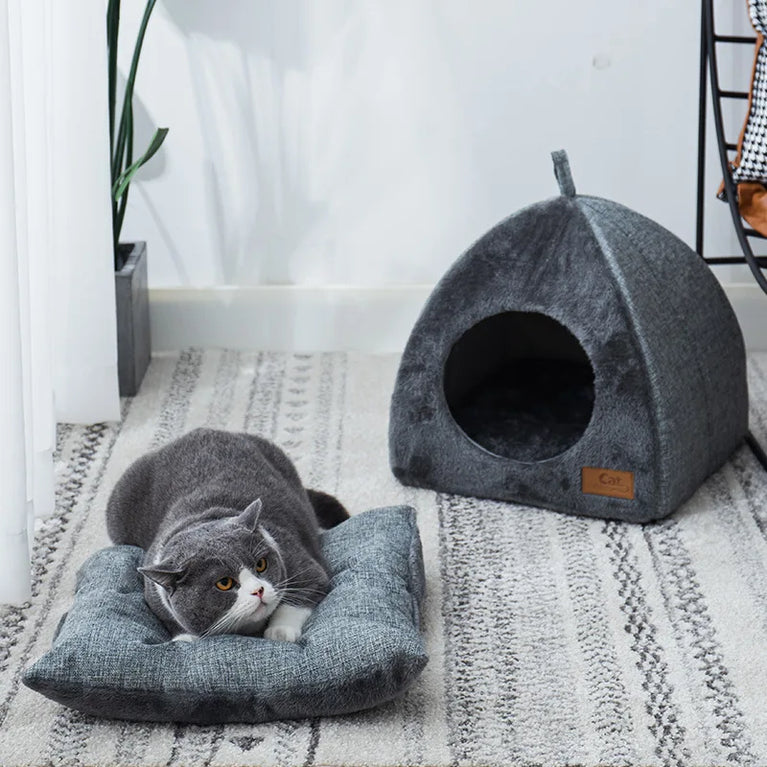 Non-slip cat bed for pets