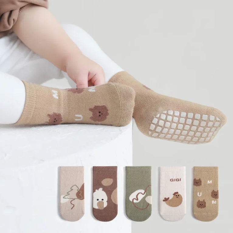 Five pairs of children's anti-slip socks
